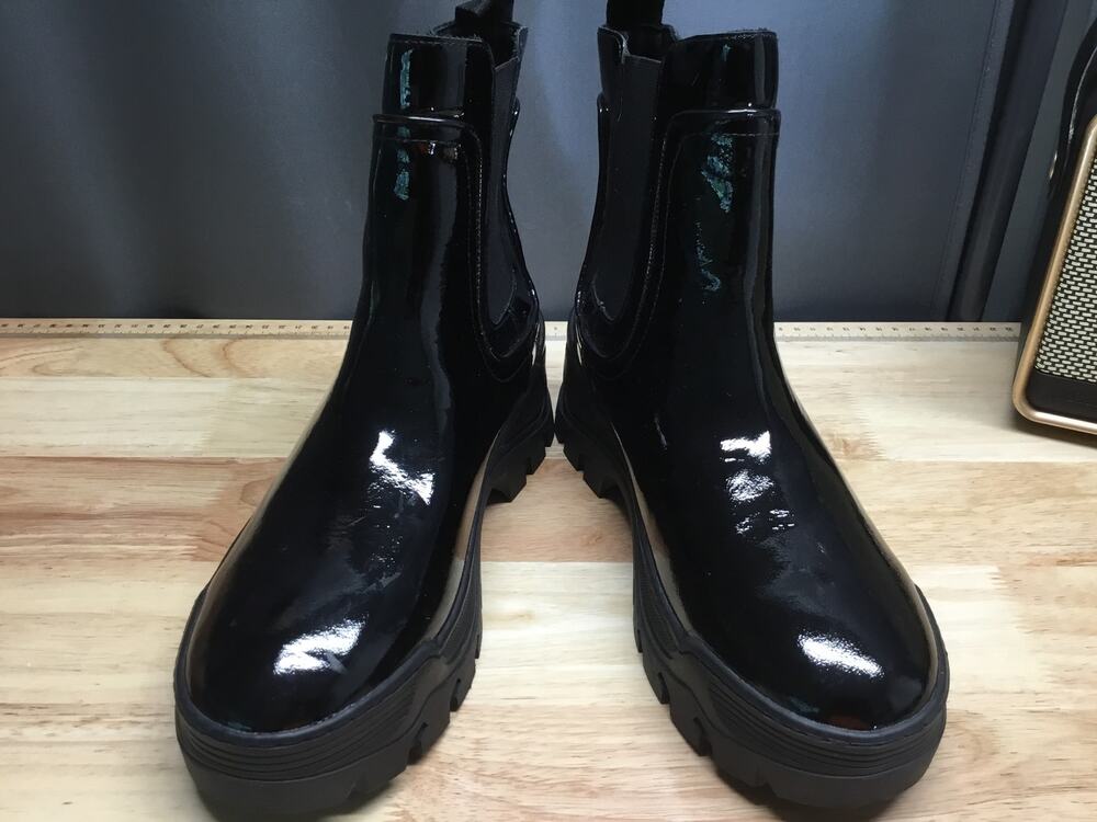 Greats Hewes Women's 9.5 Black Patent Leather Pull-On Round Toe Chelsea Boots